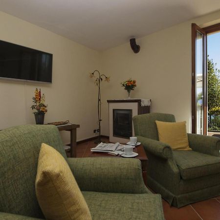 The Cottage On The Lake - Happy Rentals Baveno Exteriér fotografie