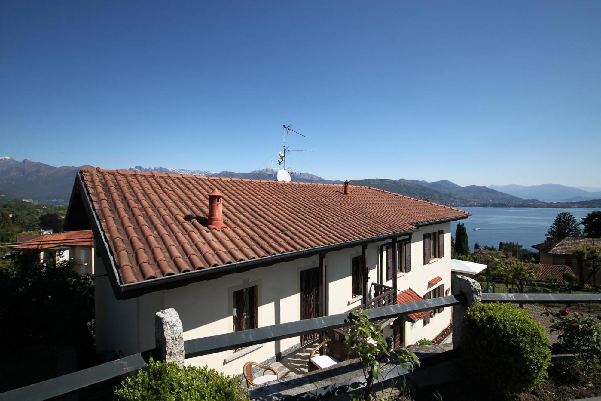 The Cottage On The Lake - Happy Rentals Baveno Exteriér fotografie