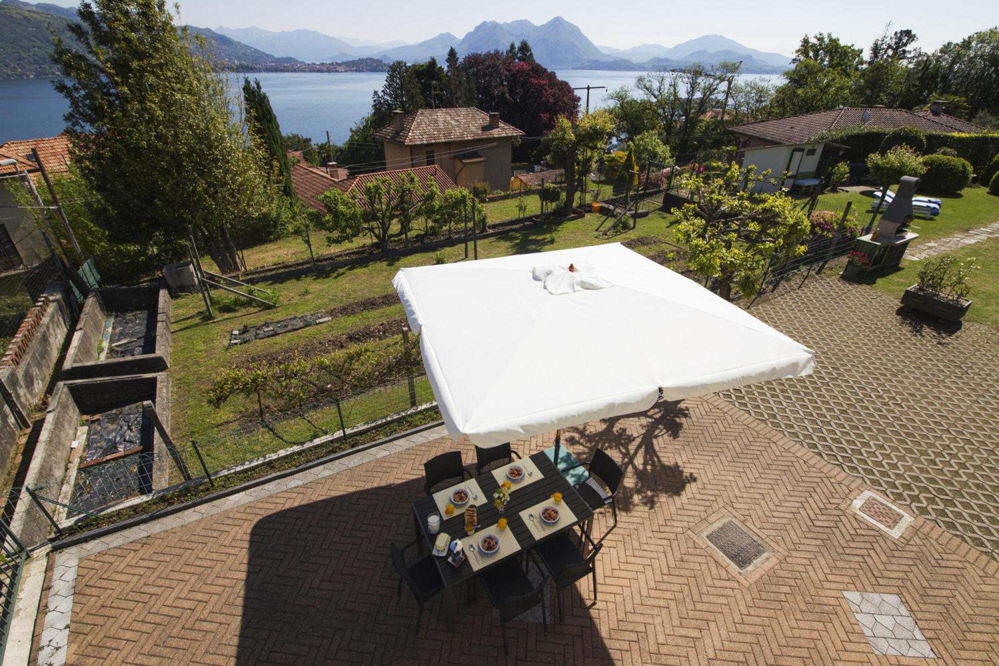 The Cottage On The Lake - Happy Rentals Baveno Exteriér fotografie
