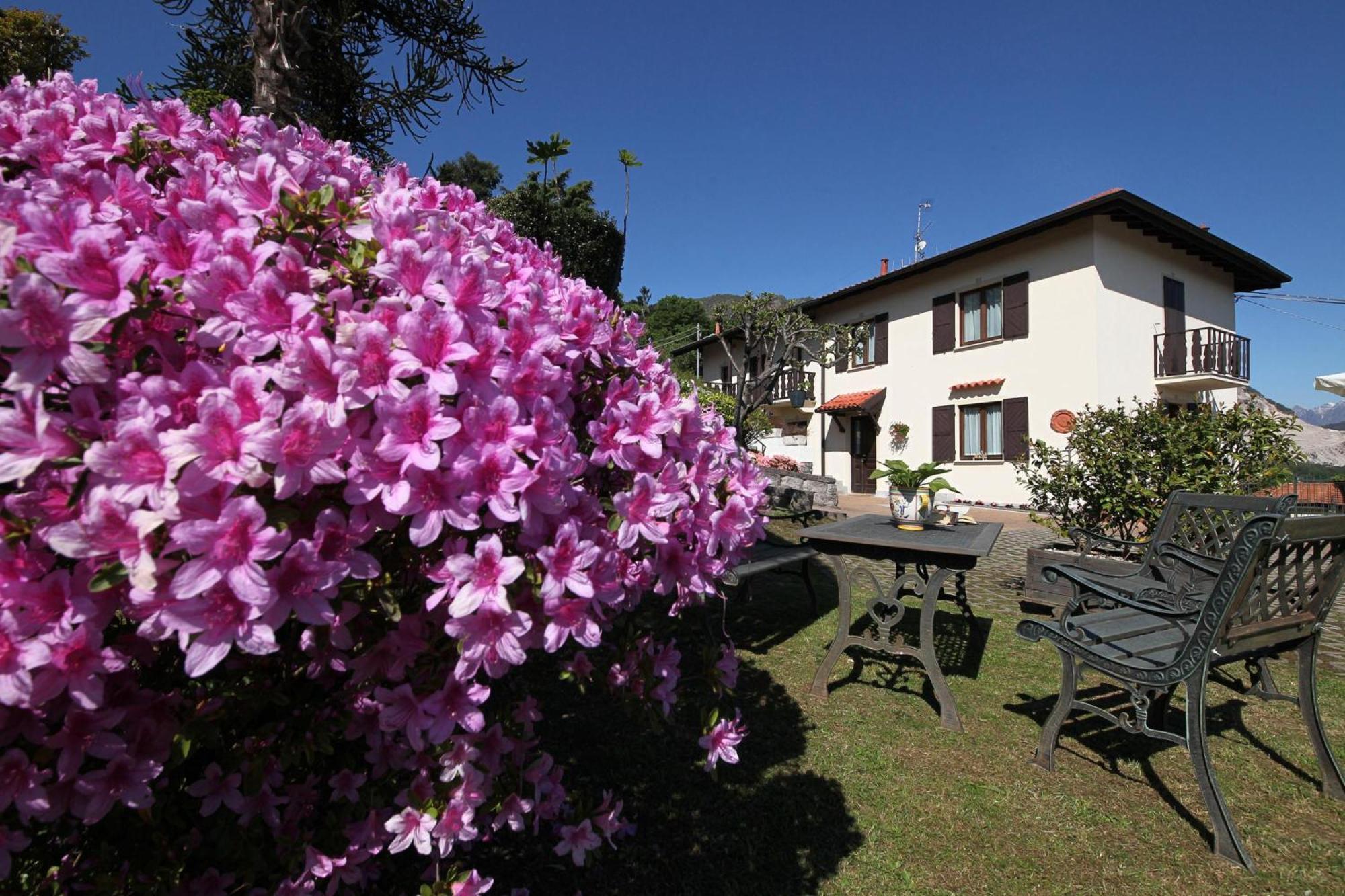 The Cottage On The Lake - Happy Rentals Baveno Exteriér fotografie