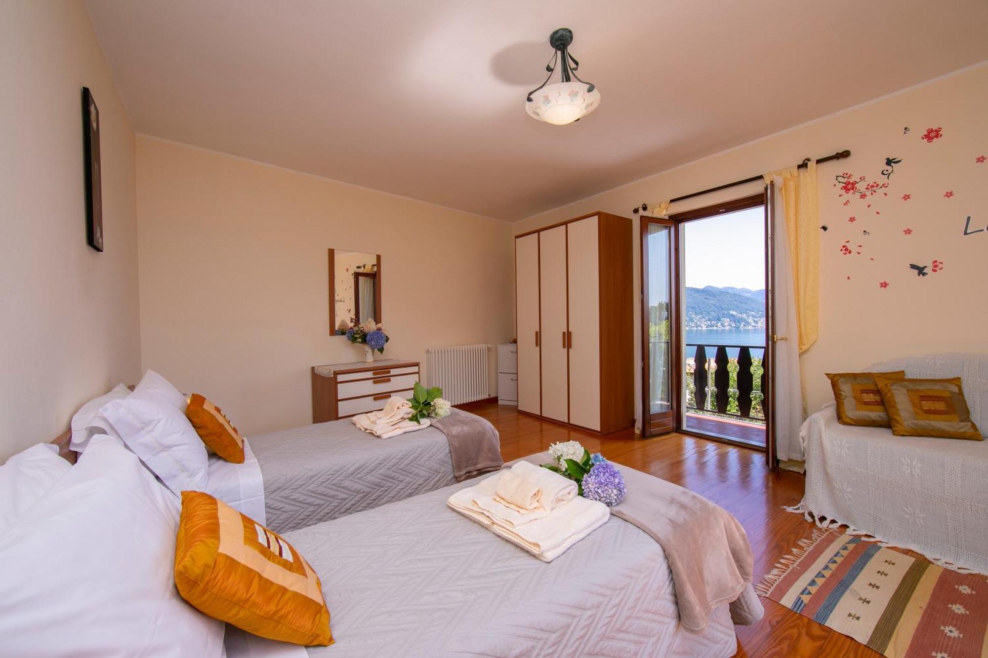 The Cottage On The Lake - Happy Rentals Baveno Exteriér fotografie