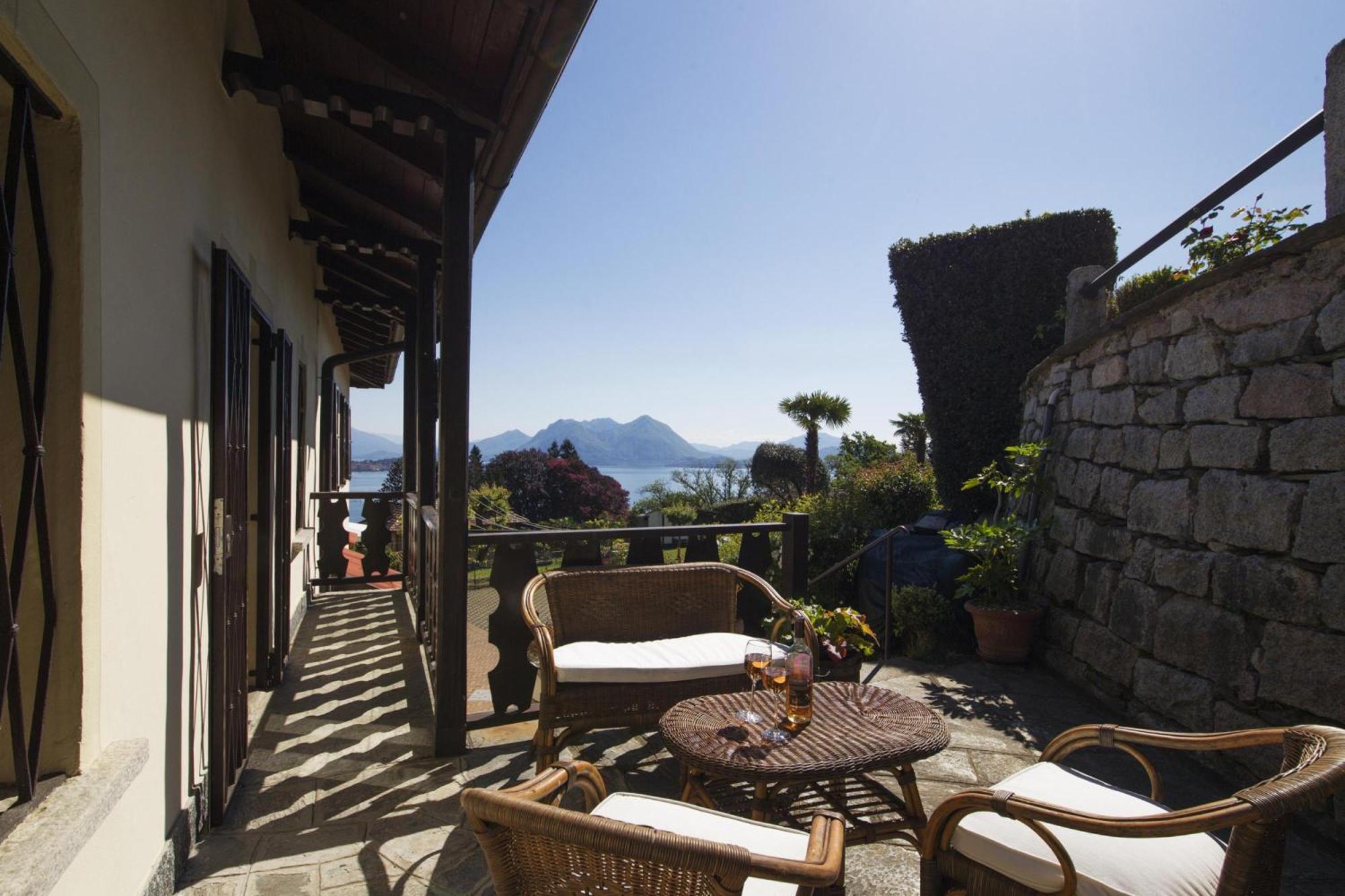 The Cottage On The Lake - Happy Rentals Baveno Exteriér fotografie